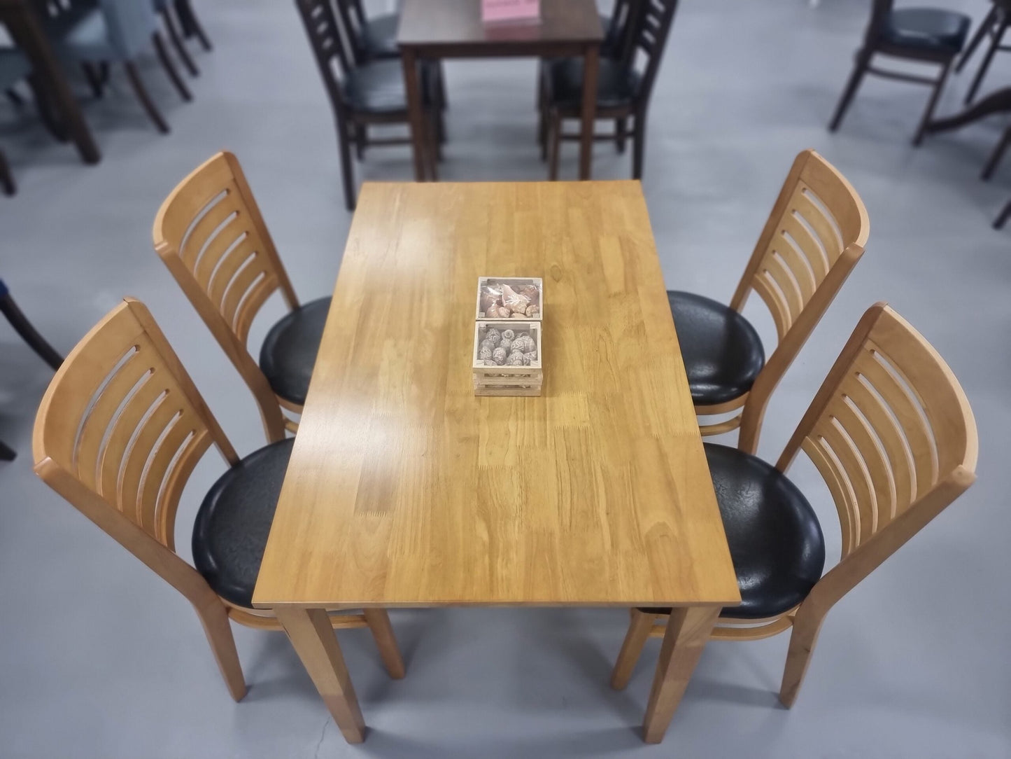 The Portras 5pc Dining Set