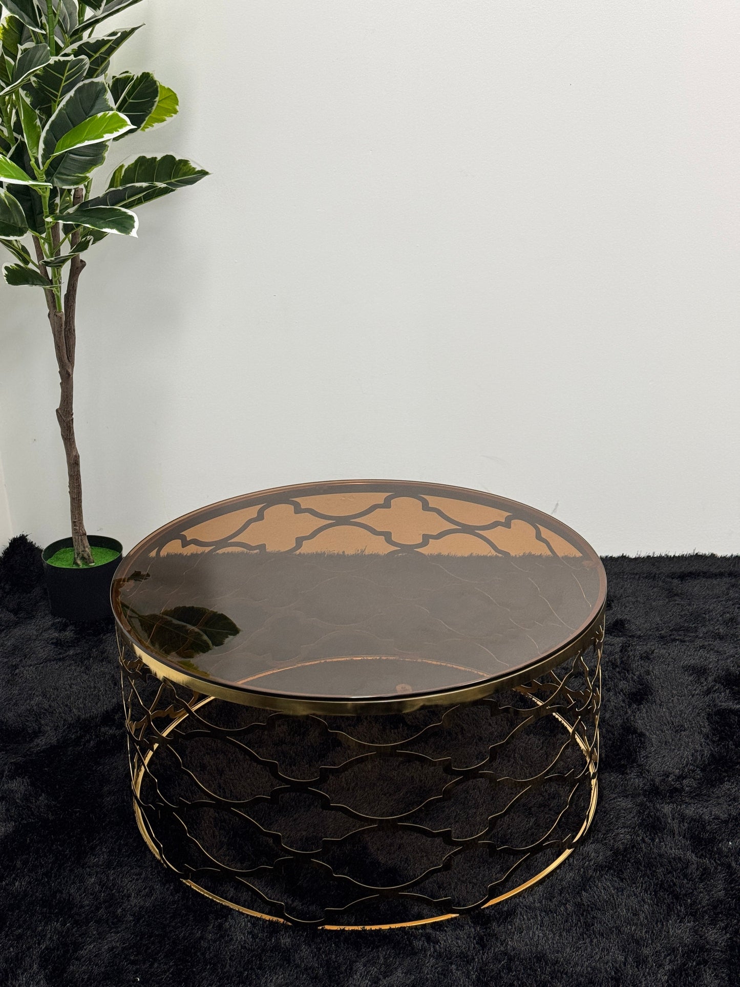 ROUND COFFEE TABLE WITH GLASS TOP TT075