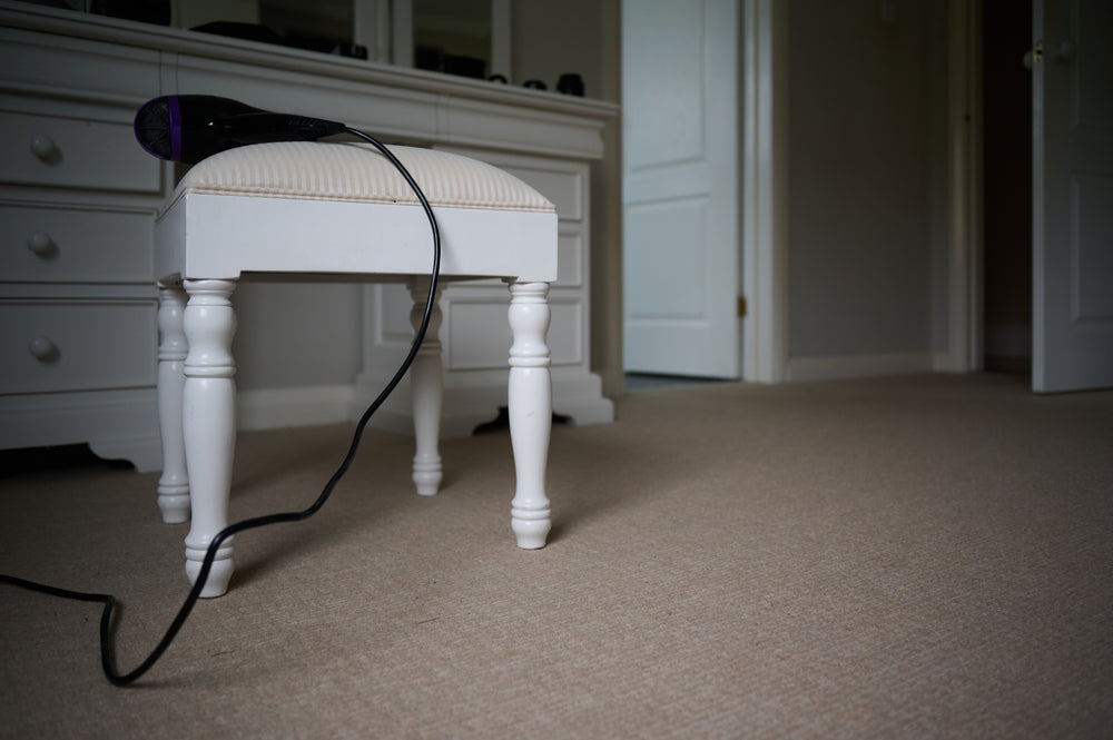 Choosing Perfect Salon & Dresser Stools for Dressing Room