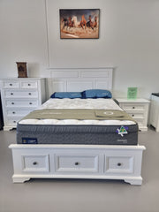 QUINN WHITE BED