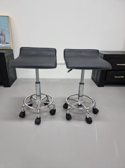 Black Square Swivel Salon Stool For Modern Seating