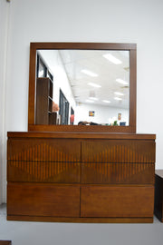 MADDINGTON DRESSER WITH MIRROR WOODEN