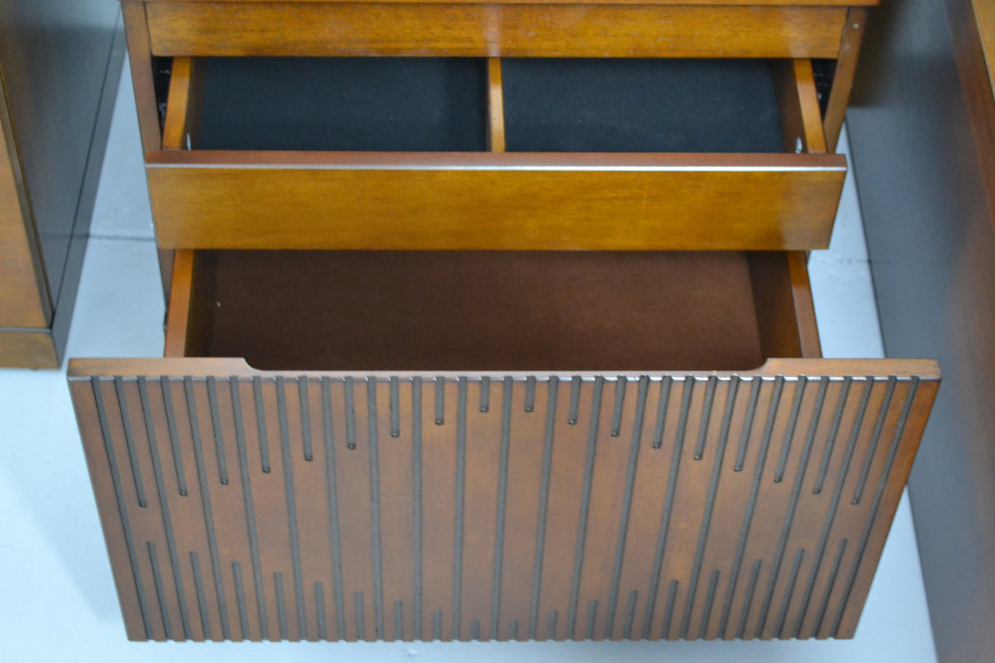 MADDINGTON BEDSIDE TABLE WOODEN