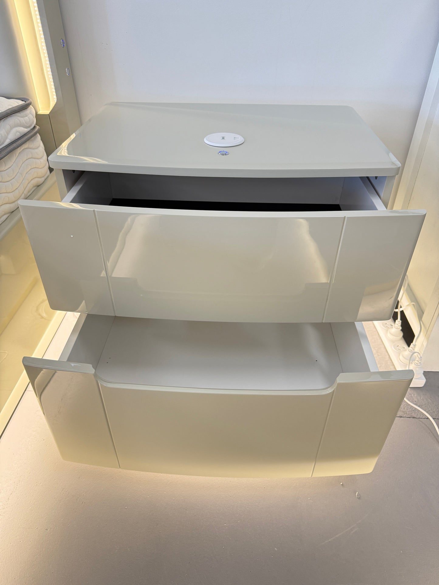 LUXDREAM BEDSIDE TABLE